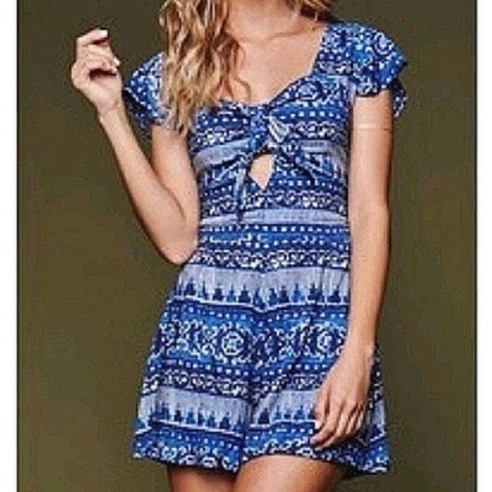 House of Harlow 1960 Fernando Bow Front Romper Blue/White Print S Flutter Sleeve
